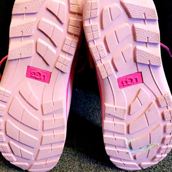 Big girl (UGG) Boots - Picture 5 of 5